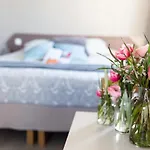 La Piscine Ξενοδοχείο 2*