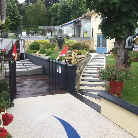 La Piscine Ξενοδοχείο 2*