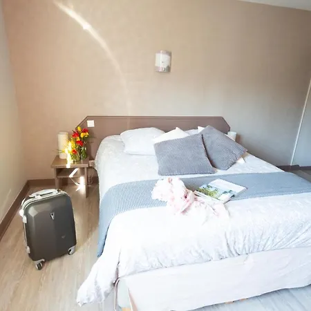 Hotel La Piscine 2*