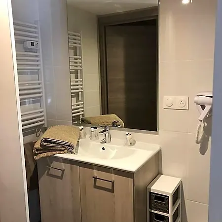 La Piscine 2*