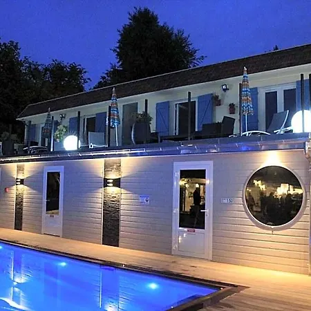 La Piscine 2*