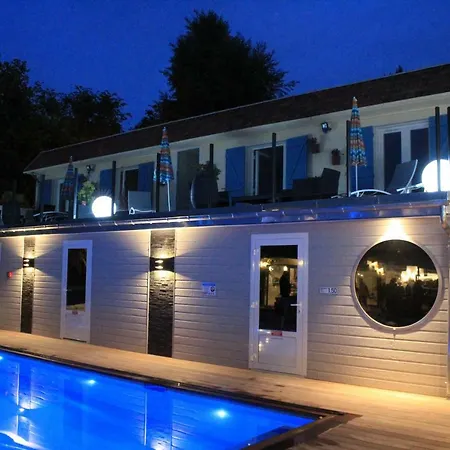 La Piscine Отель
