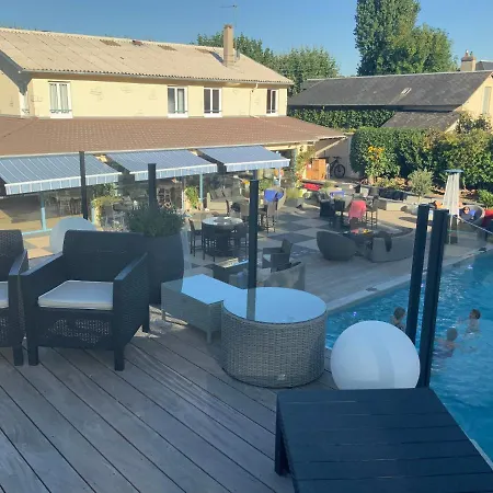 La Piscine Hotel 2*