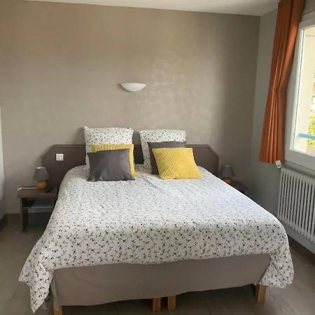 Hotel La Piscine 2*