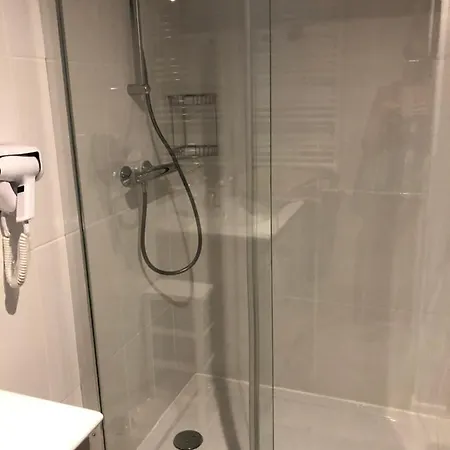La Piscine Hotel 2*
