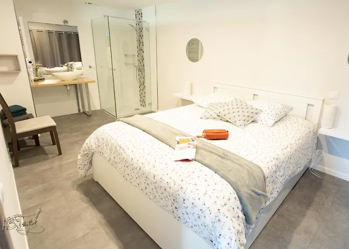 Hotell La Piscine 2*