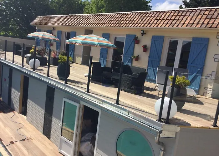 La Piscine Hotell 2*